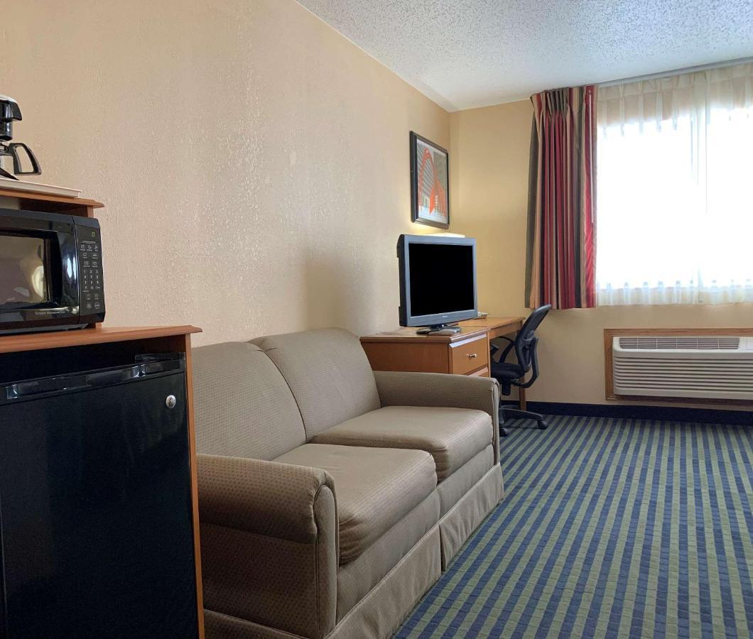 Quality Near Starved Rock State Park Hotel 2*