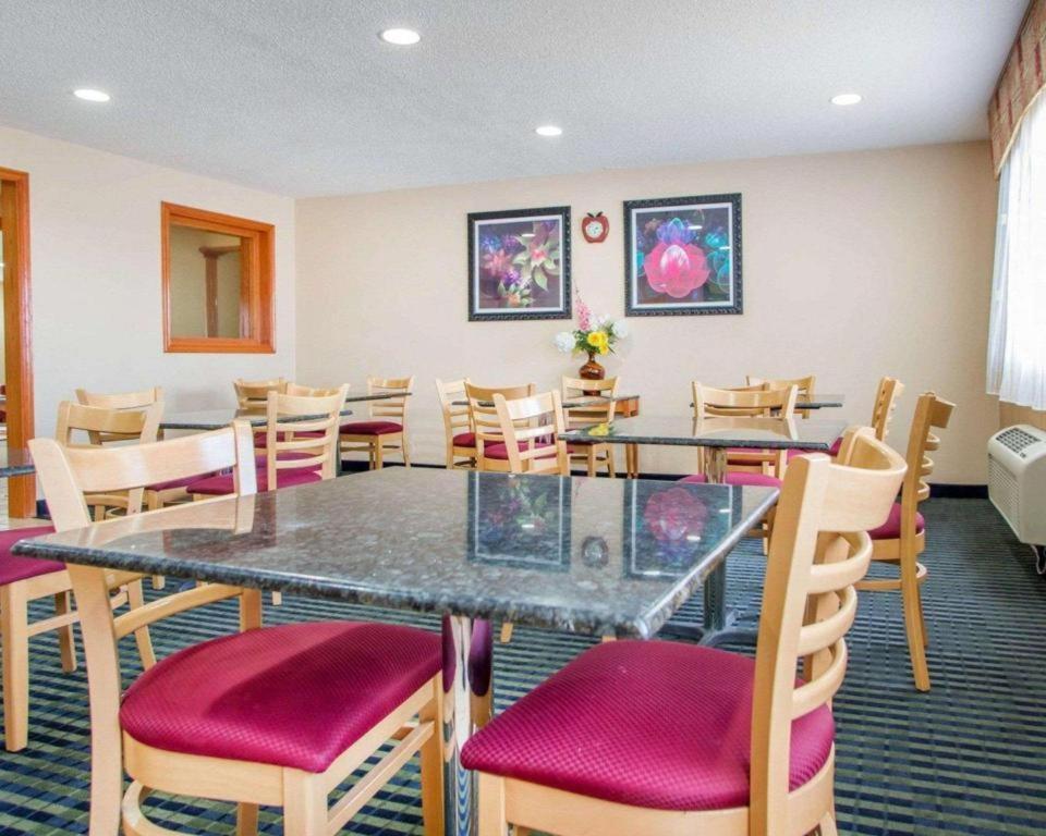Hotel Quality Near Starved Rock State Park 2*
