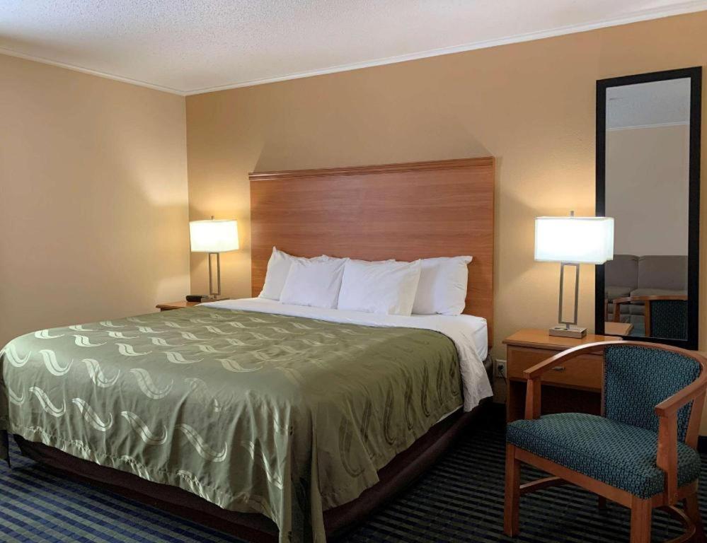 Hotel Quality Near Starved Rock State Park 2*