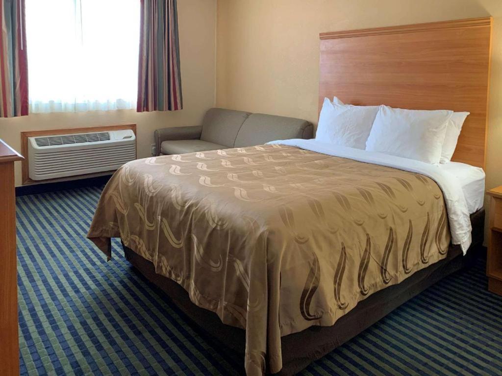 Quality Near Starved Rock State Park 2*