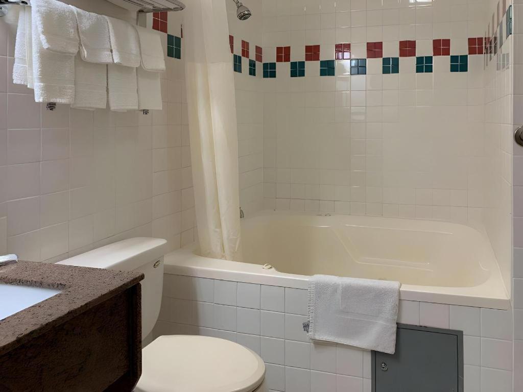 Quality Near Starved Rock State Park 2*