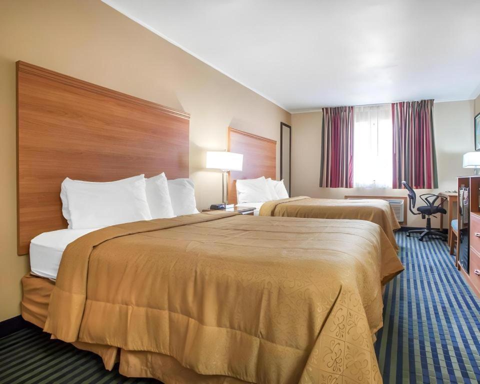 Quality Near Starved Rock State Park Hotel 2*