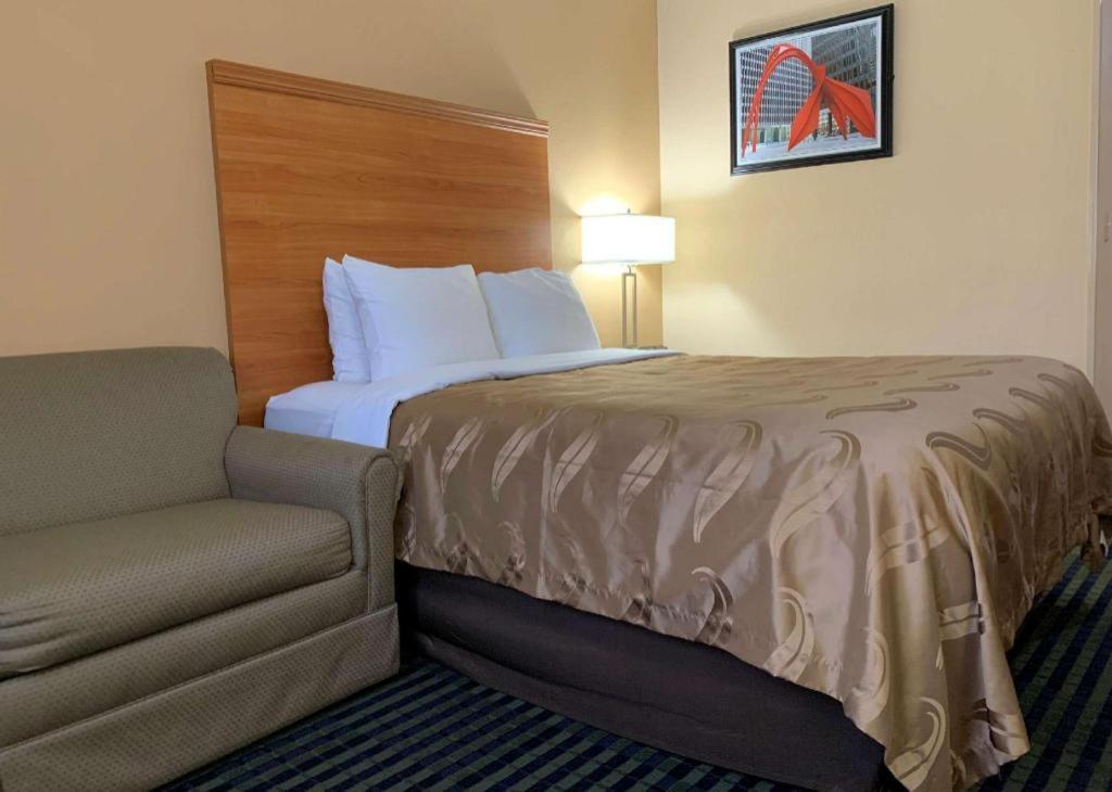 Quality Near Starved Rock State Park Hotel 2*