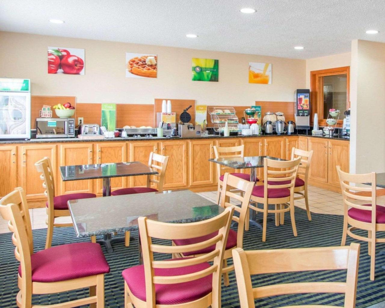 Hotel Quality Near Starved Rock State Park 2*